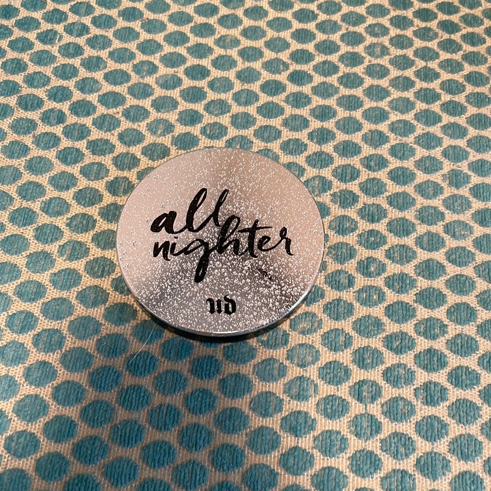 Urban Decay waterproof setting powder